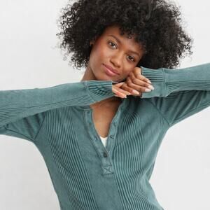 Aerie SZ M Road Trip Long Sleeve Henley T-Shirt In Deep Forest Green